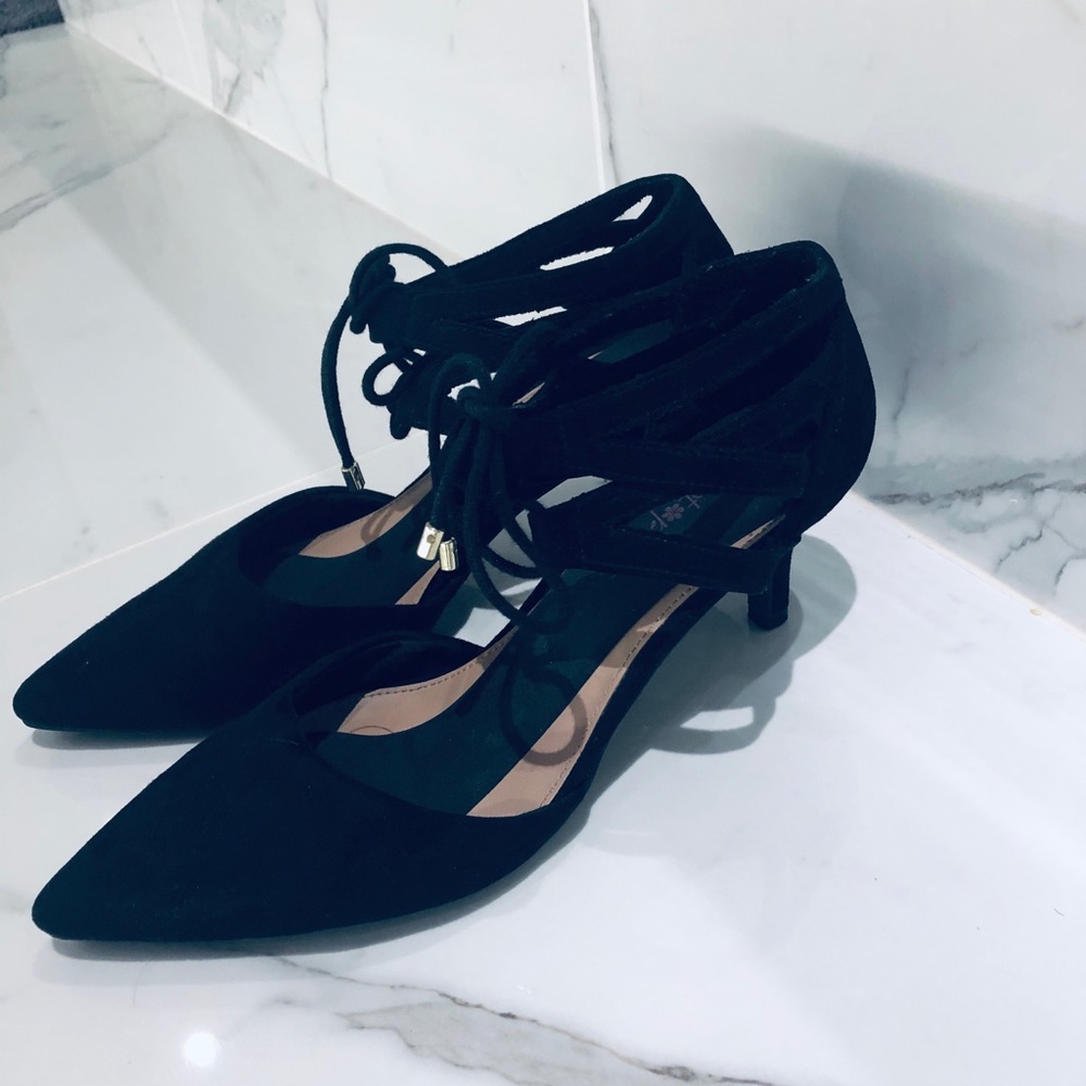 Shoes - Picture 2 of 6
